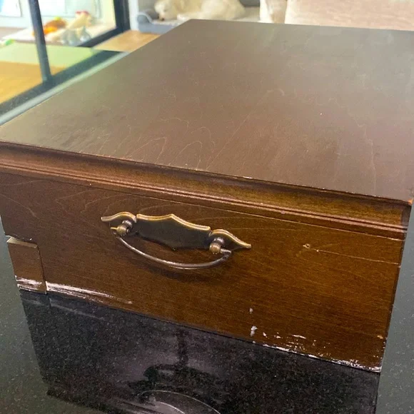 Vintage Oneida Ltd Silversmiths Flatware Set of 45 Pieces with Anti Tarnish Box - Picture 15 of 17